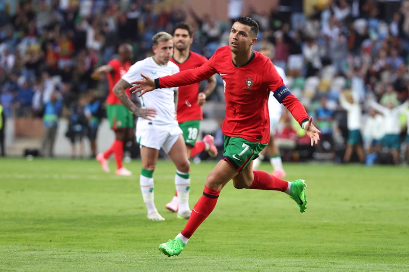 Ronaldo tiếp tục dẫn đầu đội hình Bồ Đào Nha