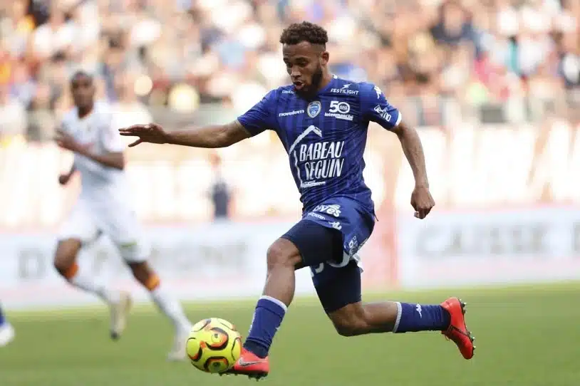Mbeumo đi lên từ Troyes